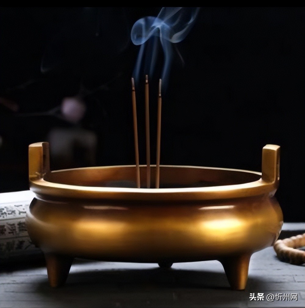 烧香三长两短有什么忌讳,为什么烧香只烧三柱