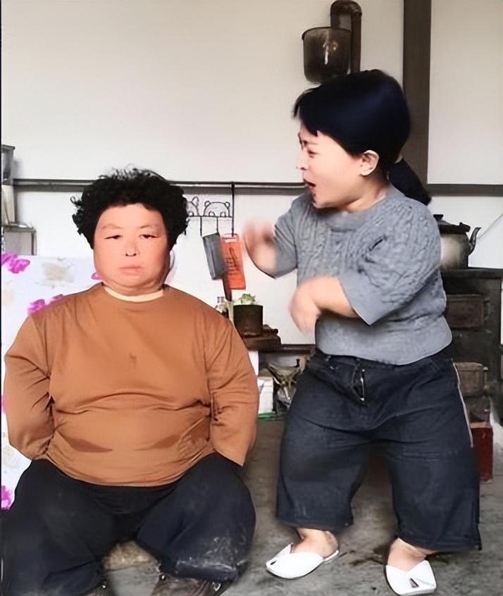 河北小伙娶侏儒症女子,侏儒男人对妻子打掉孩子