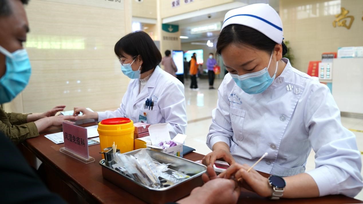 市中医医院开展痛风日义诊,世界痛风日主题活动