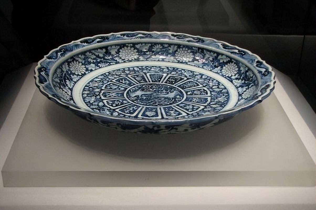 景德镇青花瓷的艺术特点,景德镇高端青花瓷器