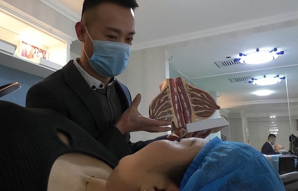 做催乳师一个月挣多少钱,90后小伙做催乳师