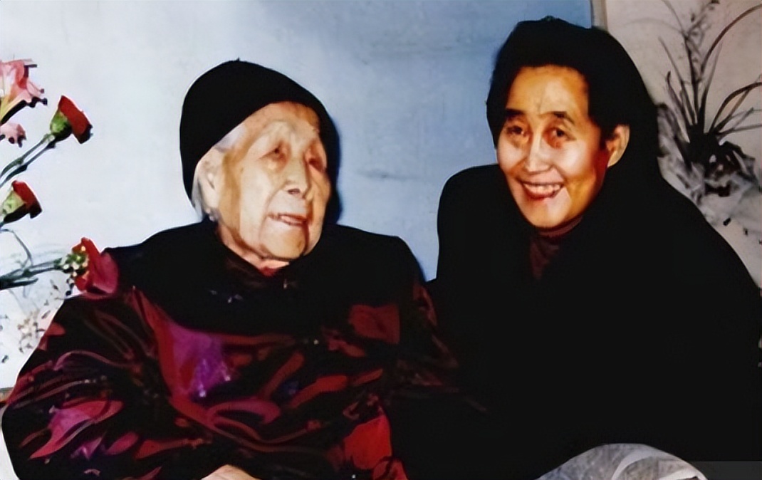 英雄刘志丹33岁牺牲，毛主席亲自为他题碑，唯一的女儿继承其遗志