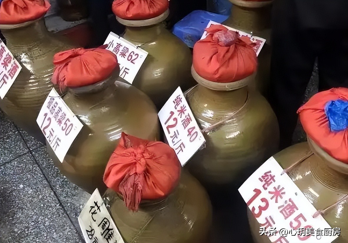 农村集市上的散酒是真的吗,农村散酒只要6元1斤