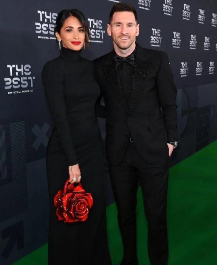 梅西与安东内拉步入婚姻殿堂,梅西情侣装