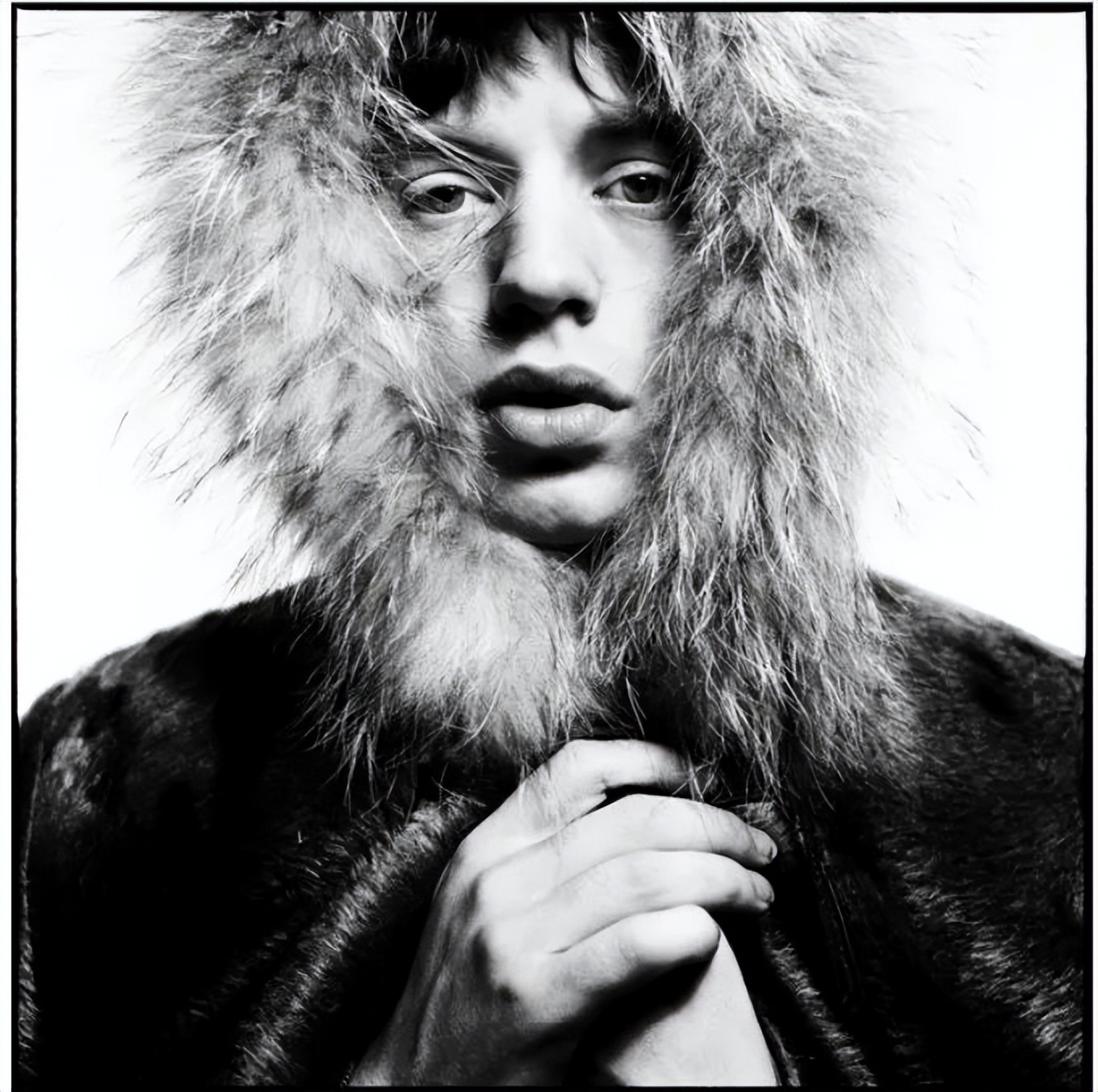 那位曾靓绝时尚圈、串起欧洲上流社会的超模为何落魄至此……