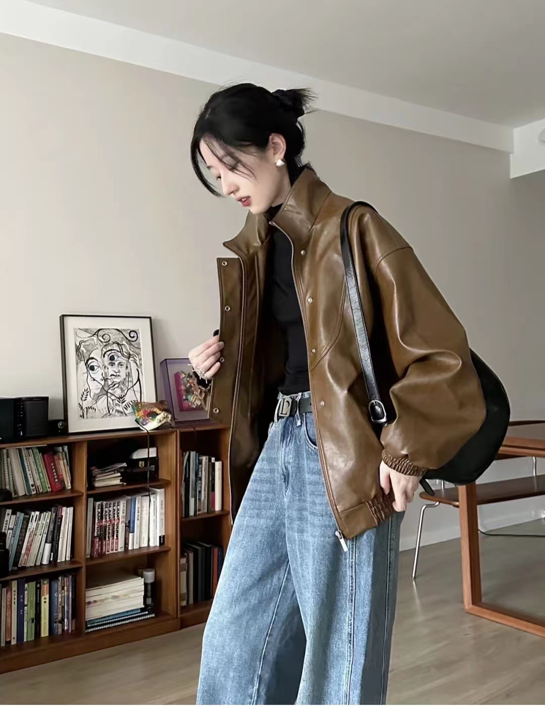 黑色机车皮衣搭配女秋冬,男士皮衣怎么搭配才显高级