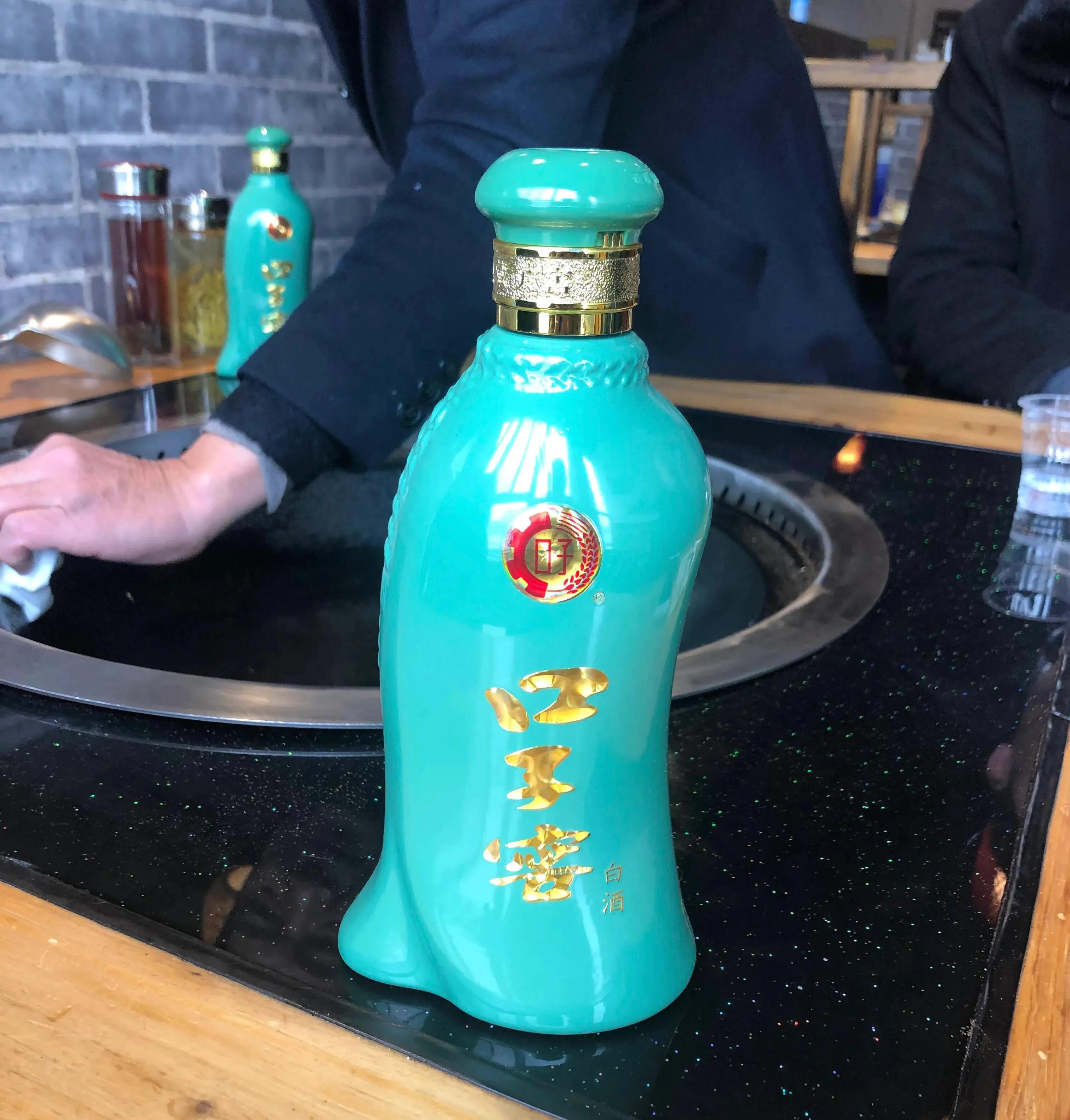 口子窖6年和小瓷窖哪个好,红瓶口子窖和绿瓶口子窖