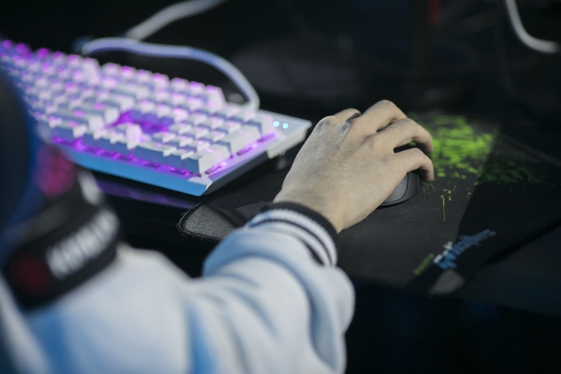 如何提高青少年网络媒介素养,媒介素养教育对大学生的意义