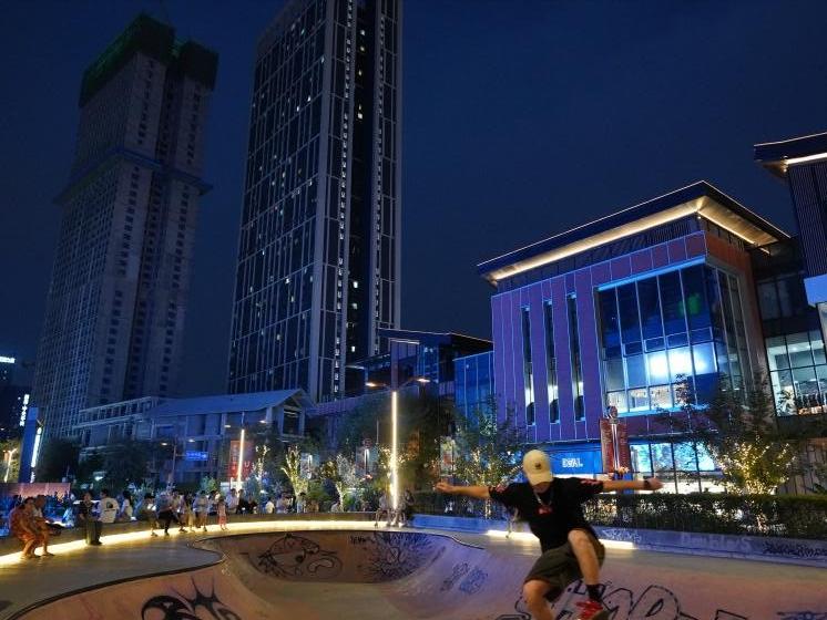 耍嗨了！成都这里夜色正好，夜经济持续升温～