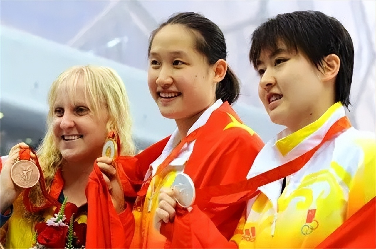 刘子歌嫁给教练的原因,中国游泳运动员刘子歌图