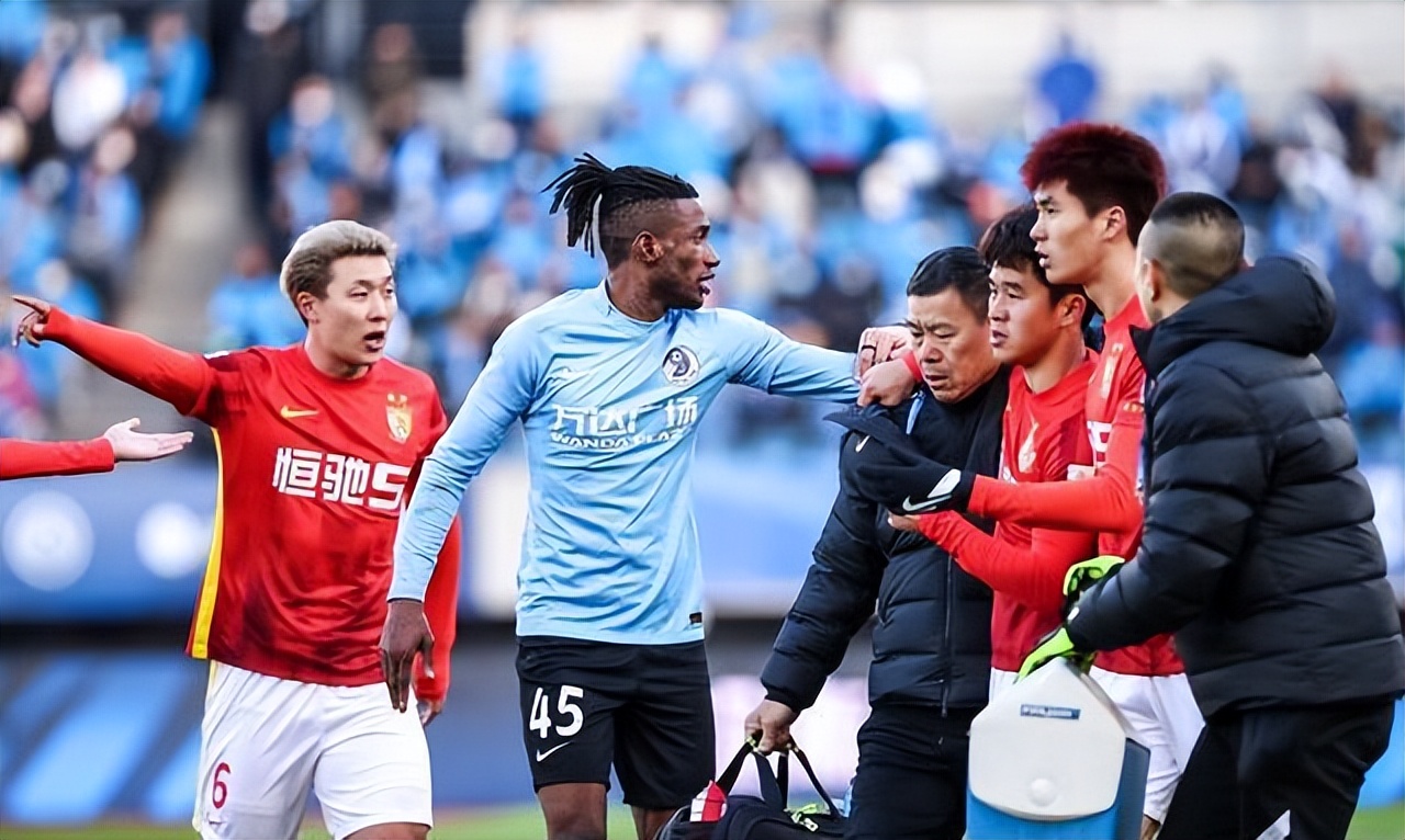 大连人主场高呼谢晖,谢晖大连人5:1赢大连