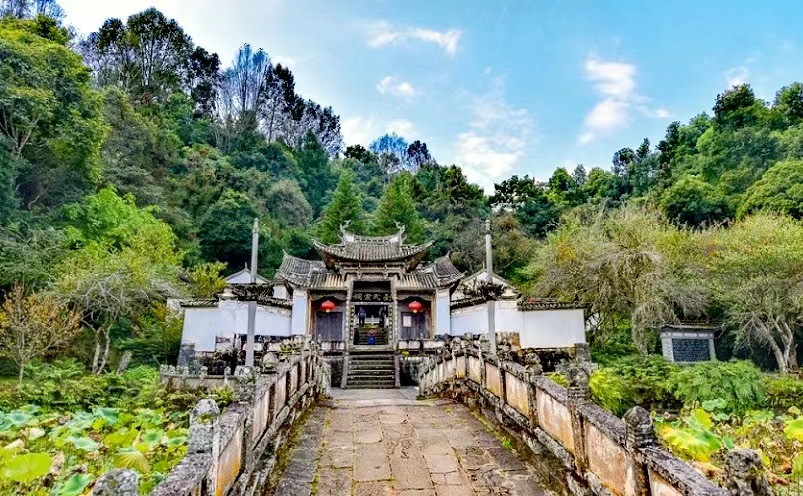 云南建水旅游十大必去景点,云南丽江十大旅游景点