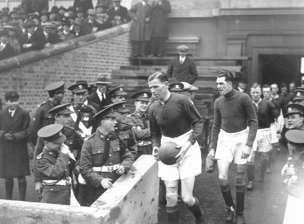 球员、少尉、记者、老板、创始人，查理-巴肯的另类人生