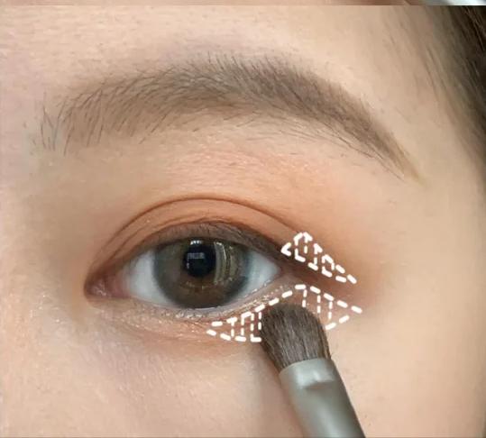 新手化妆保姆级教程肿眼泡,新手保姆级化妆刷教程