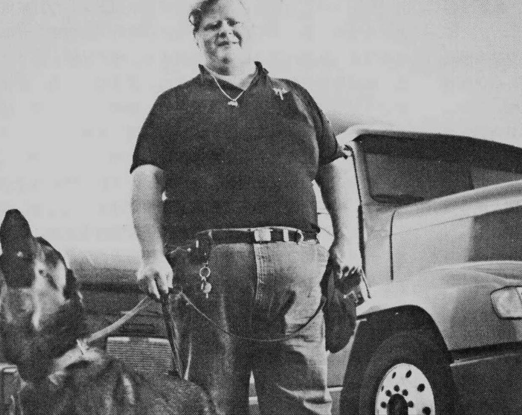 美国斗牛犬咬死女主人,1998年温顺杂交犬将主人折磨致死