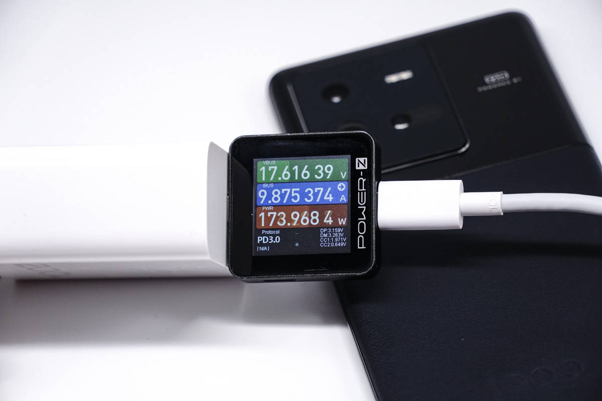 iqoo10pro200w快充小白测评,iqoo10pro测评200w快充究竟有多快