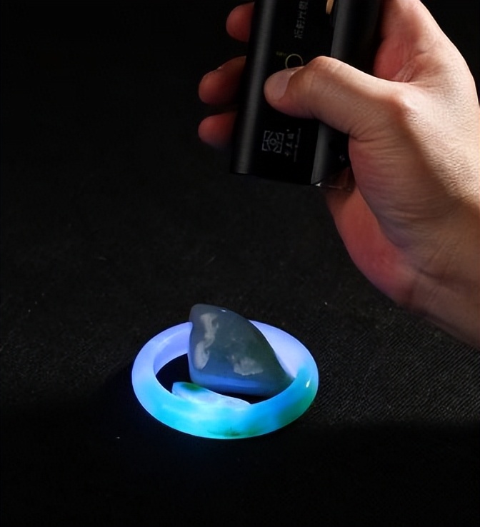 骗人的翡翠,最离谱的假翡翠