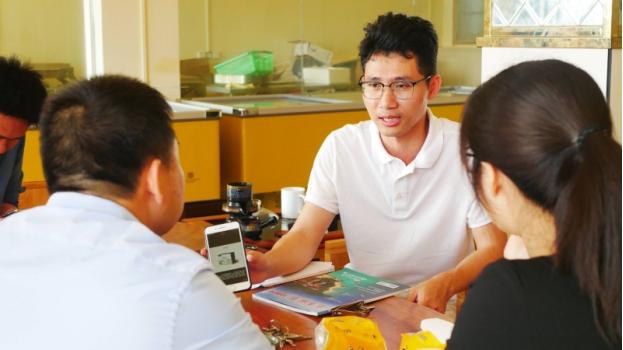 放弃60万年薪回乡创业，年入500万带动当地经济，他赚钱秘籍是啥