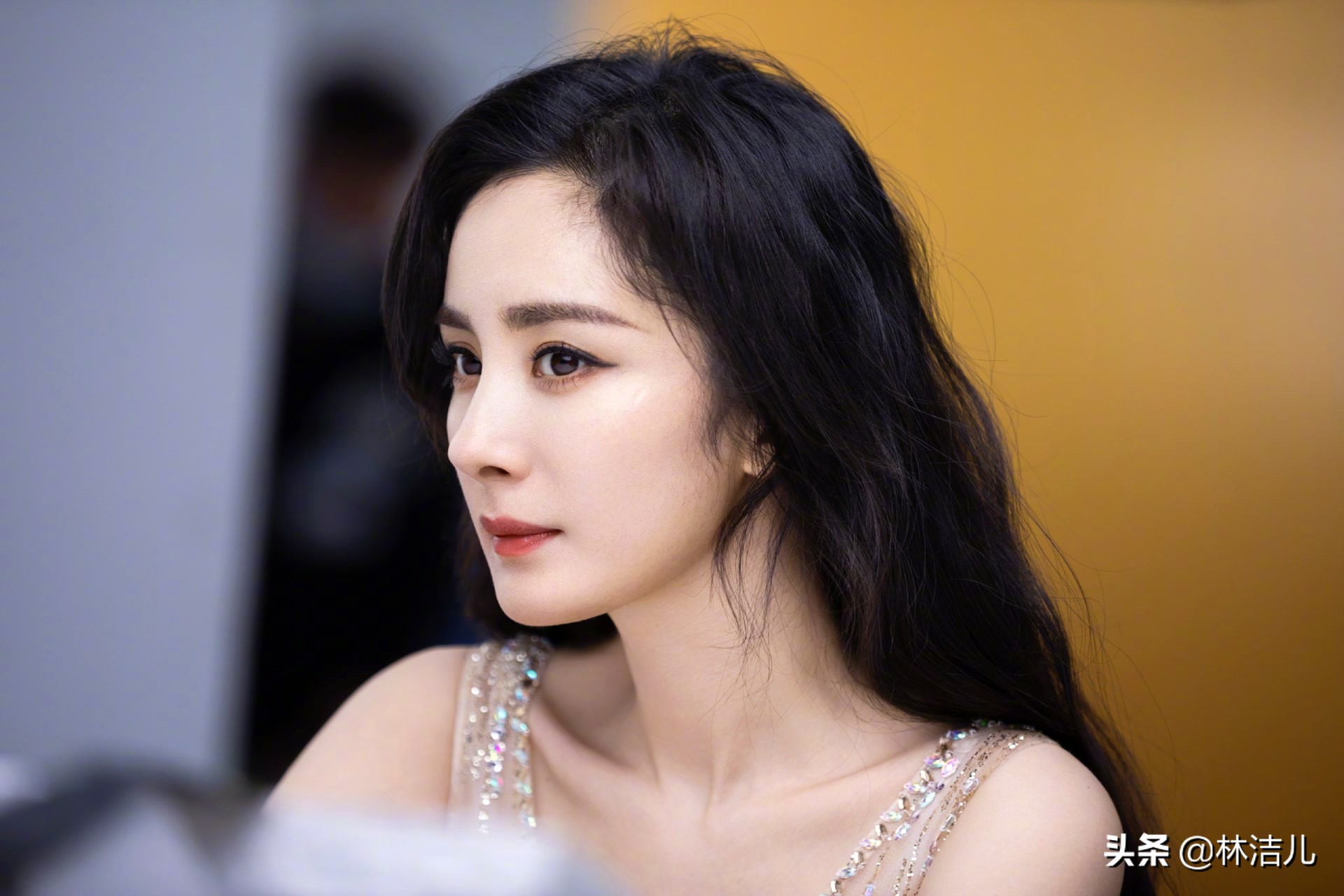 杨幂金晨熠熠生辉,金晨杨幂黑白冷感大片