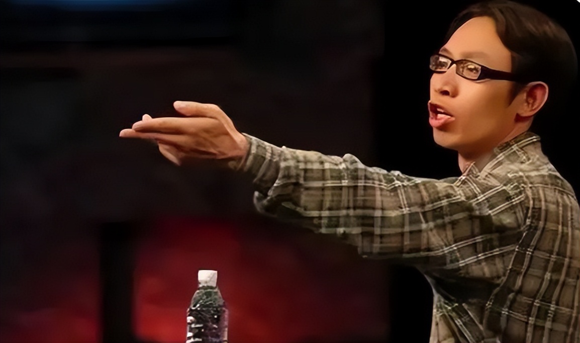 汶川地震哭泣的女主持人,汶川地震哭着播报主持人现状