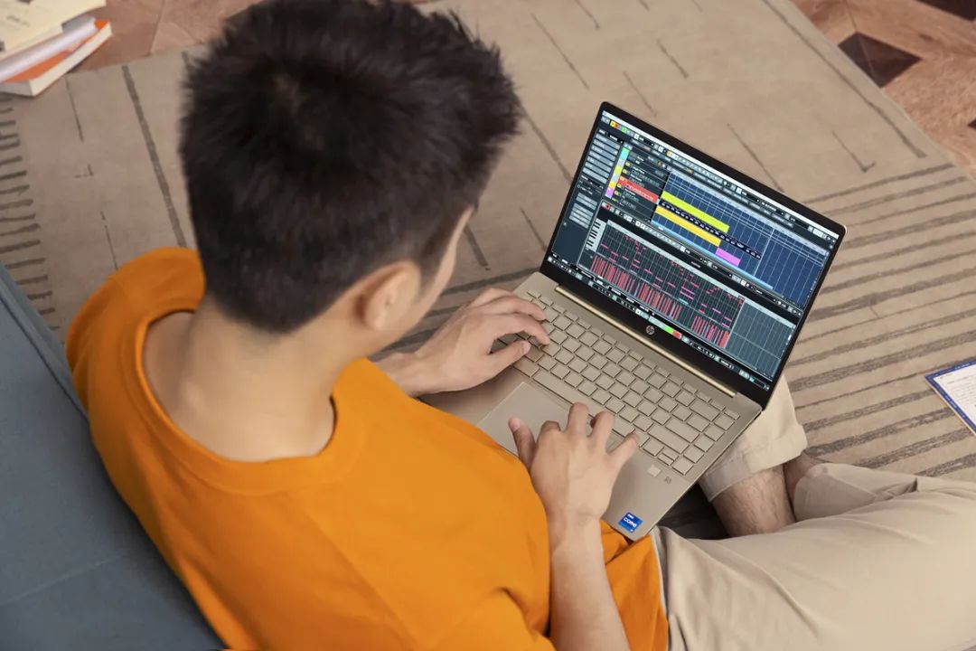 PS、卖衣服、教舞蹈......这届大学生为了搞副业能有多拼？