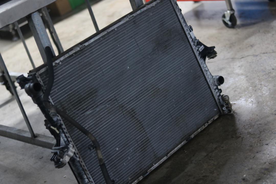 老款奥迪q74.2报废,奥迪q7新能源报废车