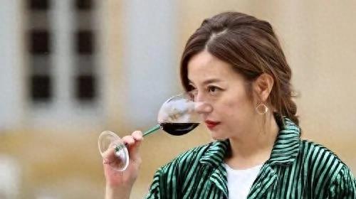 赵薇10年前斥资3640万购法国酒庄,每年销售5万瓶以上