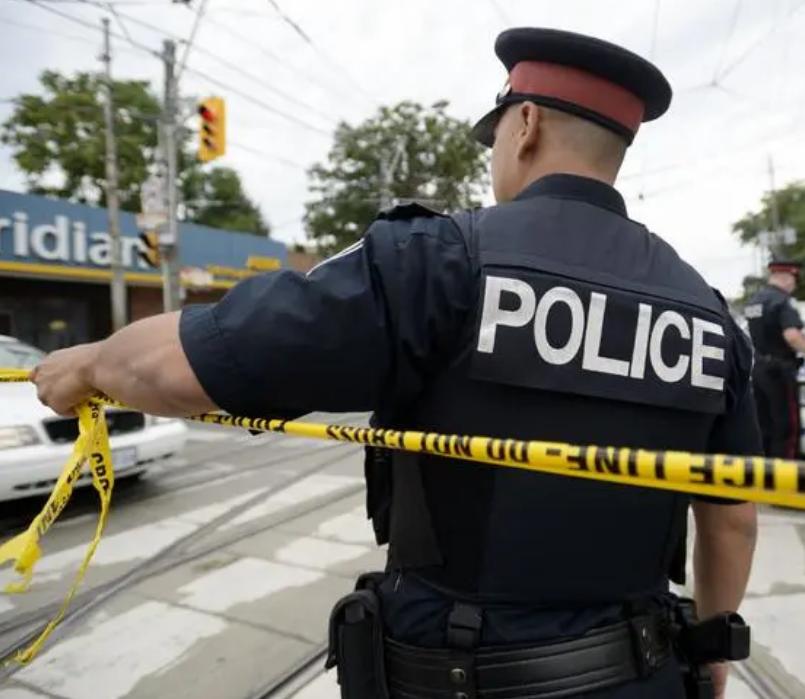 亿万富豪情迷外甥女，后来两家家破人亡，他更是被剁成上百块