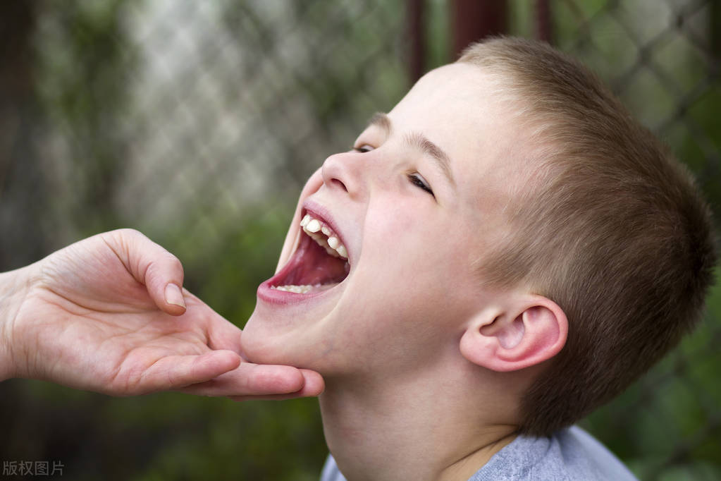 小朋友牙齿疼一定要根管么,小朋友牙齿疼补牙管用吗
