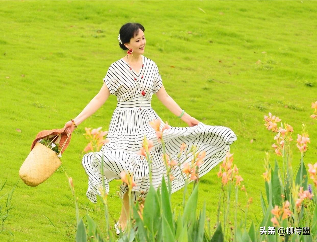 拍照之前怎么摆姿势高级,拍照姿势不会摆看看这些小技巧