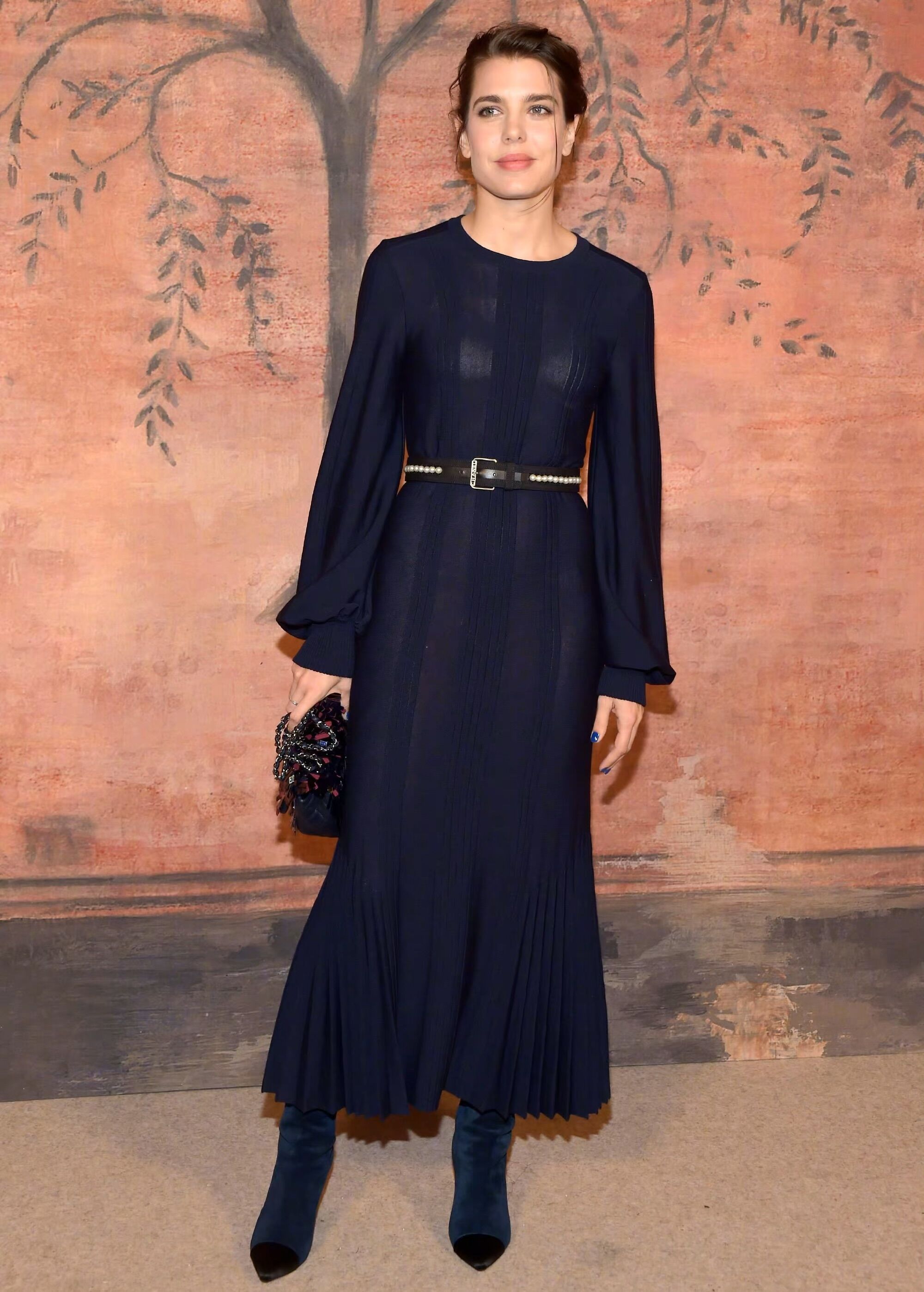 这个摩洛哥公主才是老钱风的代表吧?低调有质感,骨子里透着贵气