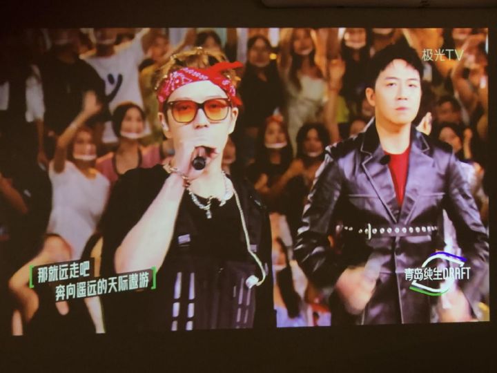 【开箱评测】极米神灯:卧室投影仪的天花板,居然是个吸顶灯!