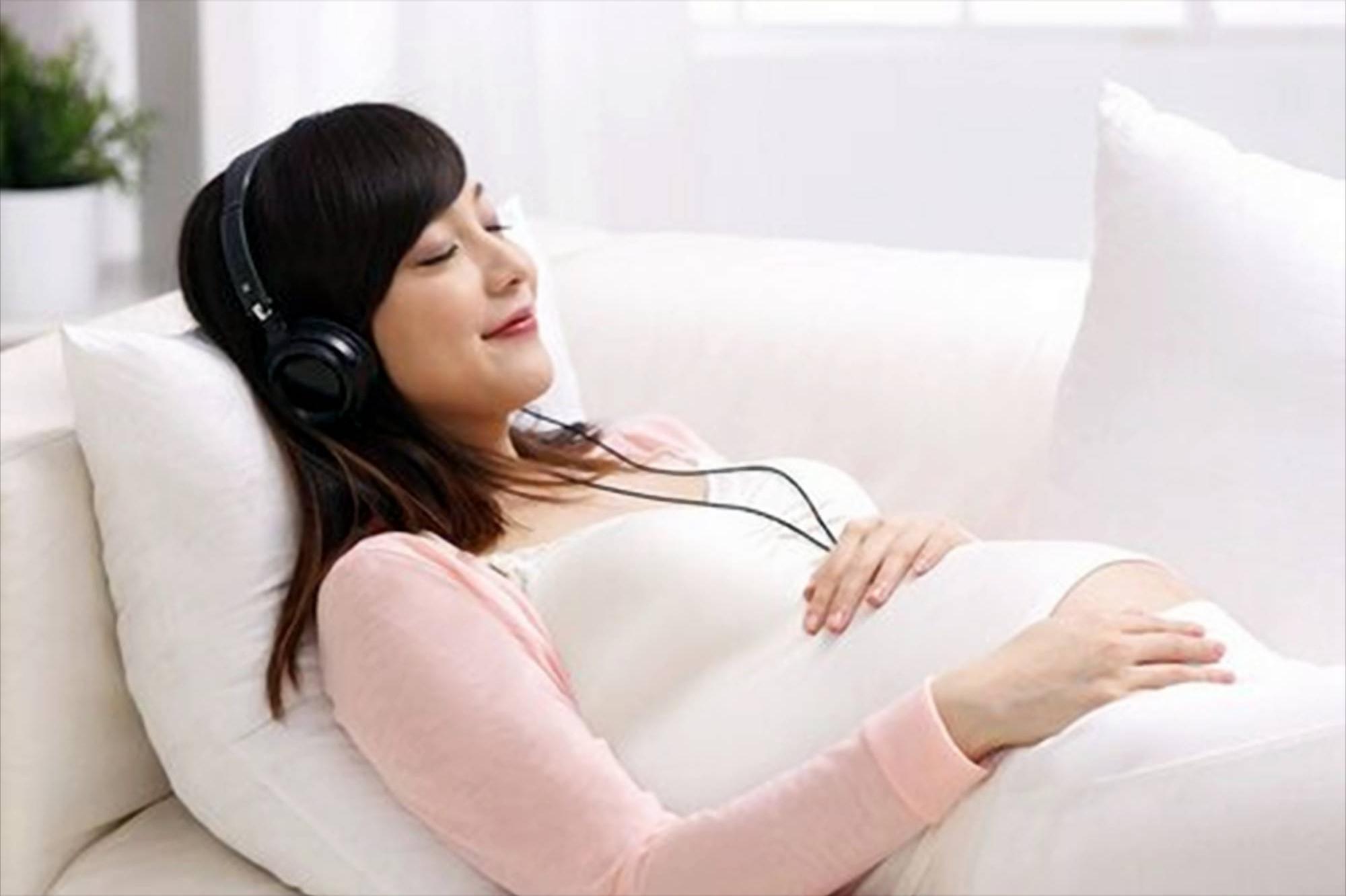 来月经时为何乳房会胀痛？月经刚走能马上同房吗？男女都应该看看