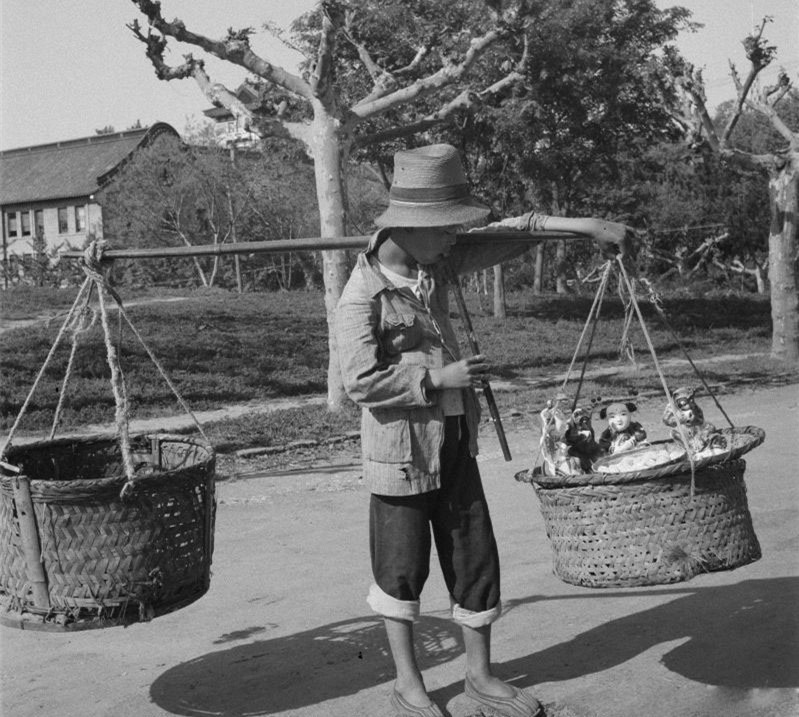 1938年，小伙卖日本人花生不收钱被骂汉奸，一年后阿部规秀被击毙