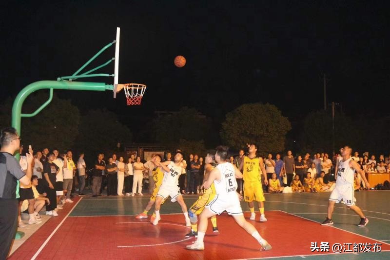 喜迎二十大|武坚镇：“村BA”赛出了电气小镇精气神