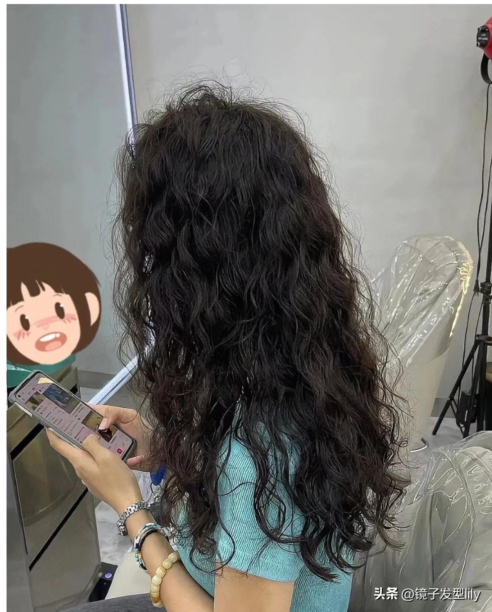 女士中短卷发发型图片大全,脸大脖子短中年女士适合什么发型