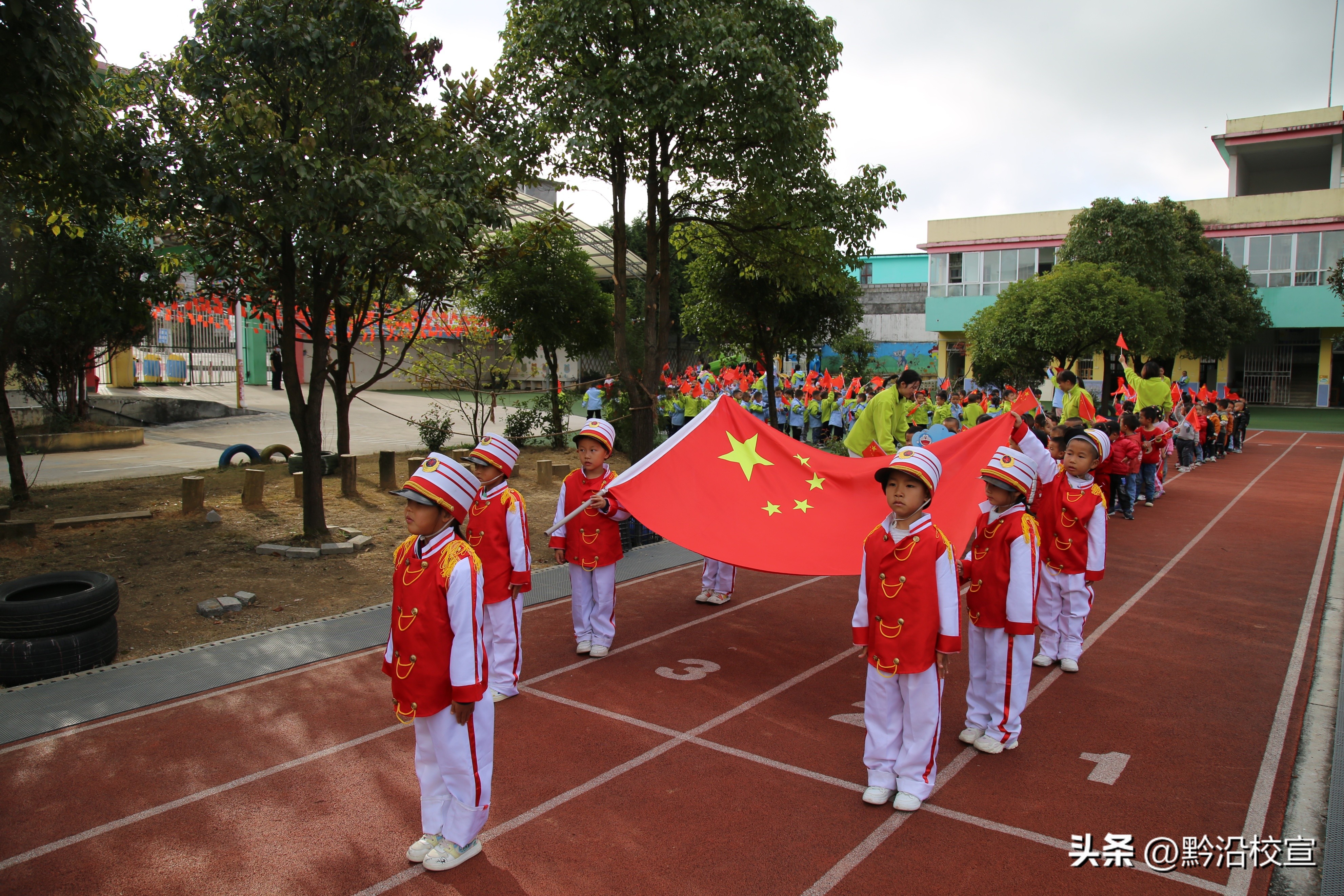 你好，足球！独山县尧梭幼儿园开展足球趣味冬季运动会
