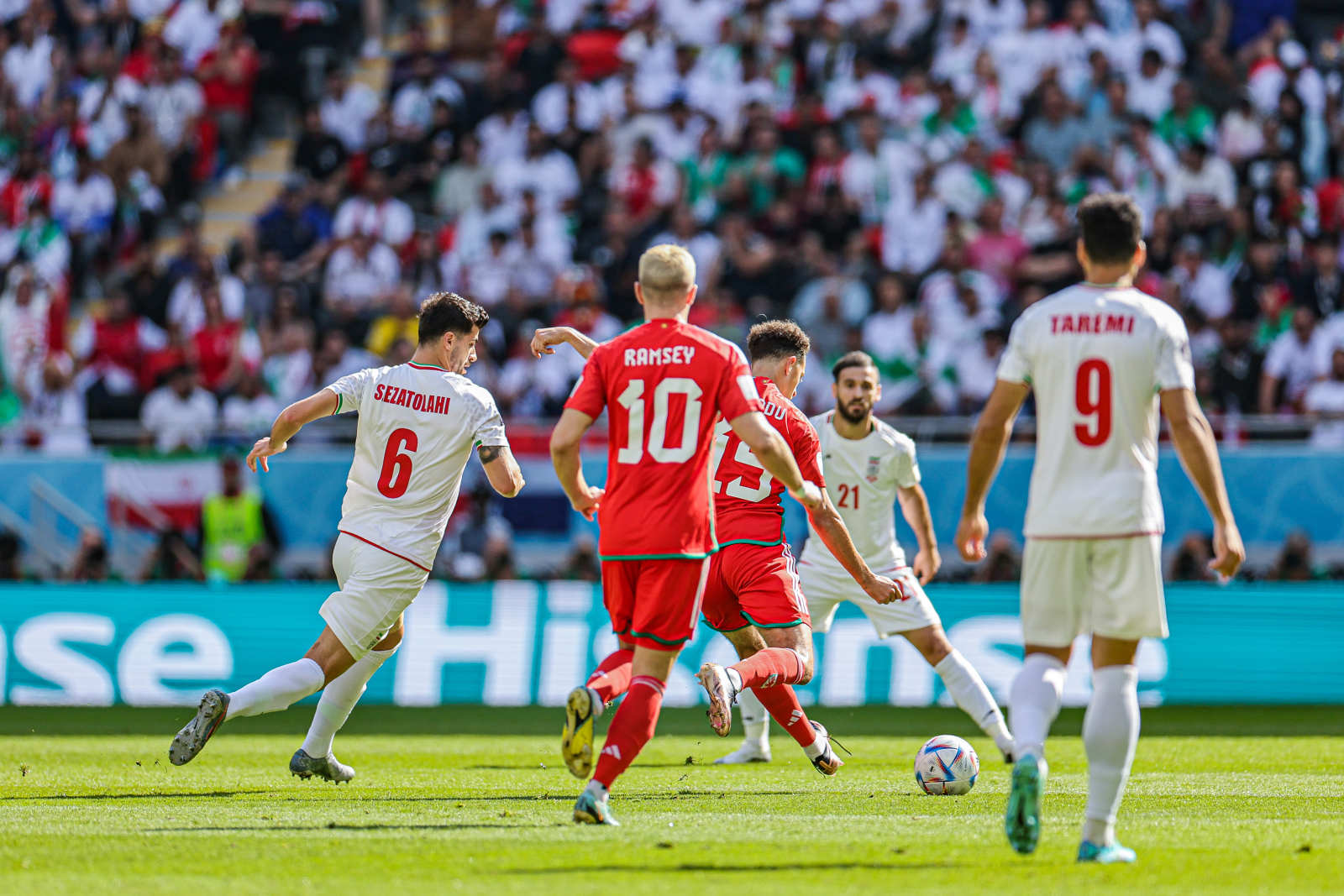 补时连入两球逆转,伊朗最后3分钟进2球