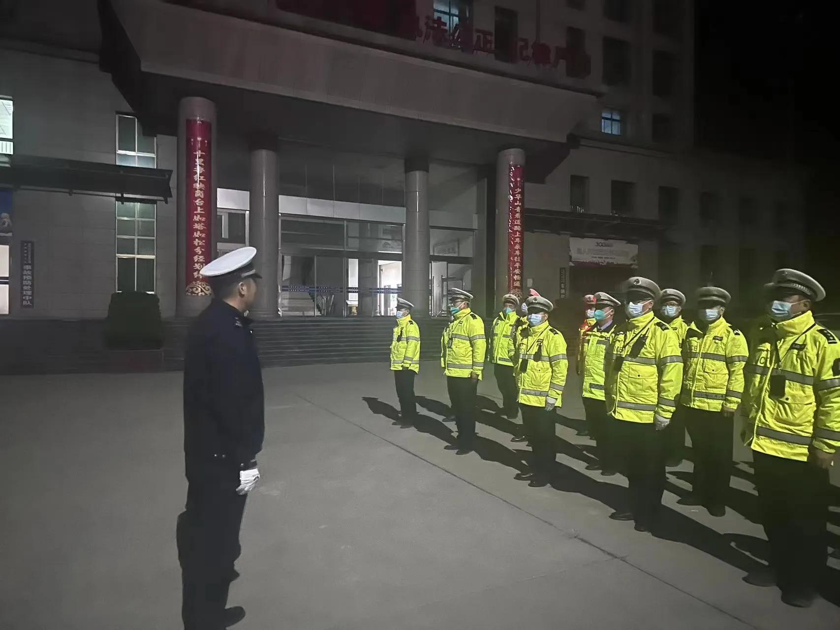 公安春节不打烊民警在岗保平安,县交警圆满完成春节安保任务