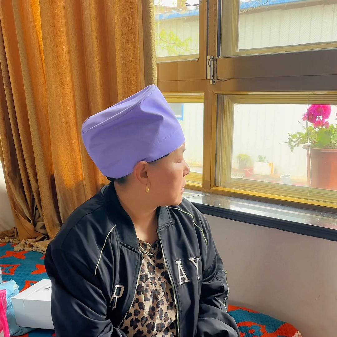 妈妈将对弟弟的母爱网进了棉花里，棉花有缠～绵的寓意，棉...