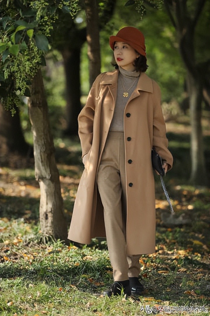 冬天怎么挑选衣服,冬天大衣什么颜色好看