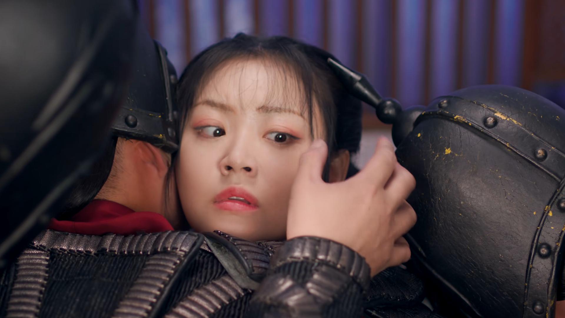 城主大人1：女子被迫穿男装当皇帝，成年后还被妃子追着要同房！