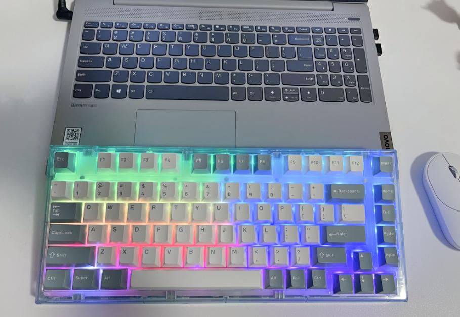 学生党键盘推荐,腹灵q75pro冰峰白开箱