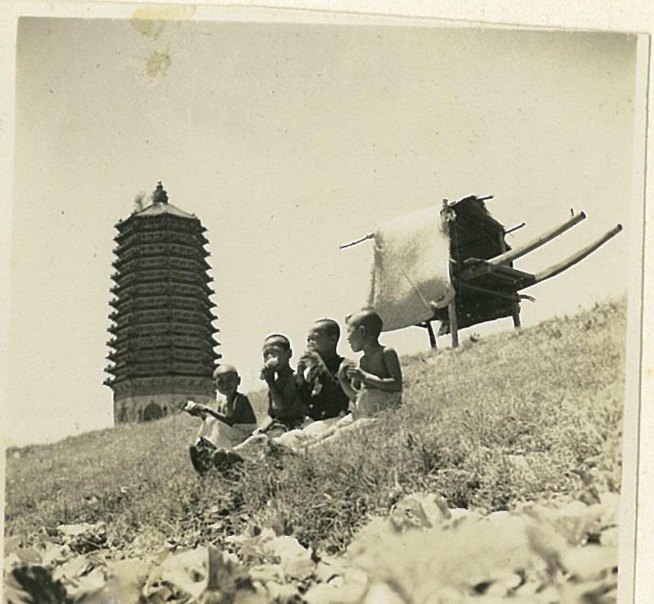 日军日记：*安妇慰**不服从管教，我很愤怒，用*刀刺**插入她的*体下**