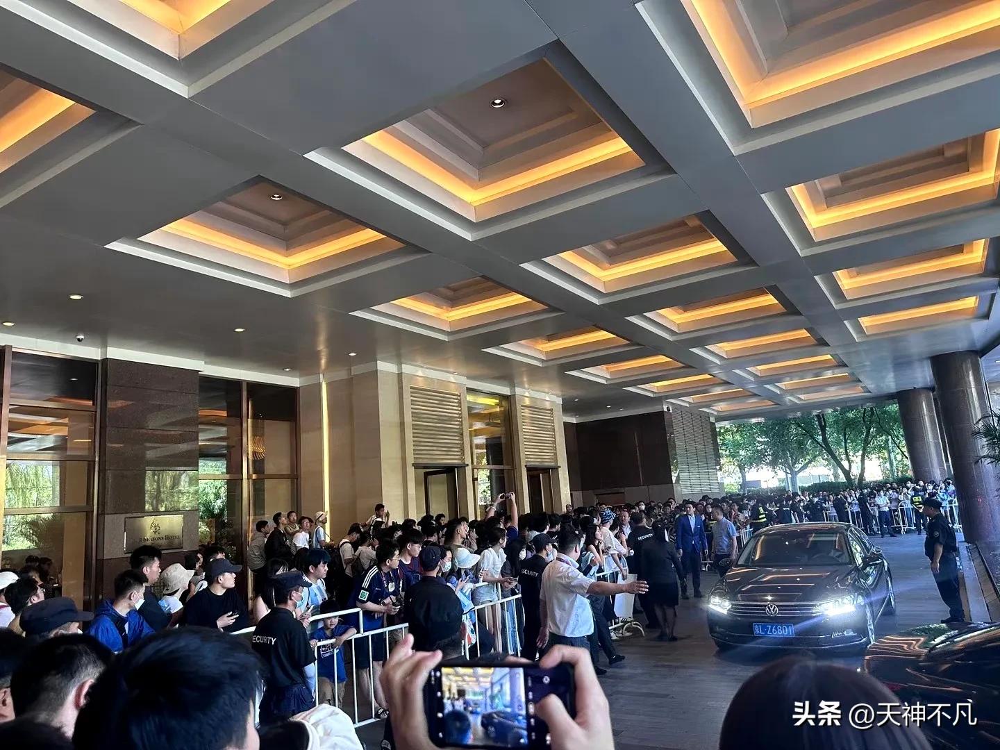 网曝梅西因带错护照滞留机场,梅西因双重国籍被拦在机场