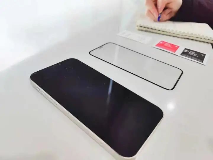 钢化膜贴膜推荐,完美手机贴膜教程钢化膜