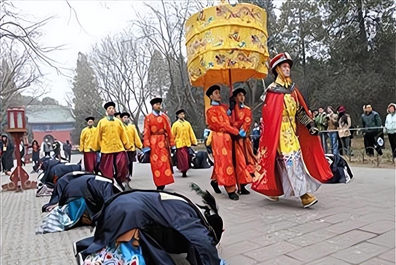 清朝的时候当官容易吗,清朝当官有多累