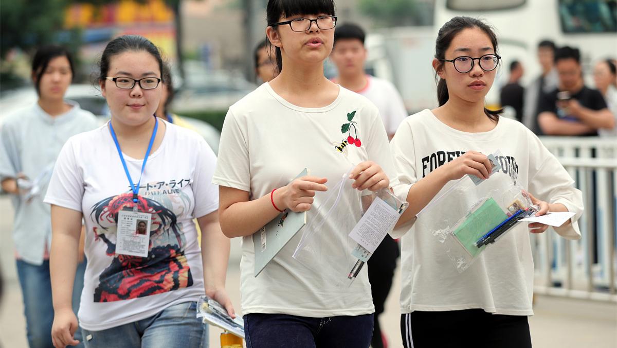 60岁大妈爱上50岁保镖,60岁大妈爱上保镖