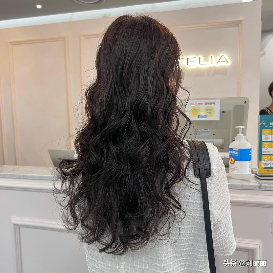 50-60岁国字脸女性适合中短的发型,短发型40-50岁女性洋气发型