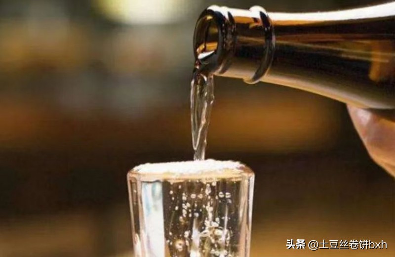 白酒知识100问白酒怎么喝不容易醉,白酒难喝加什么口感好些
